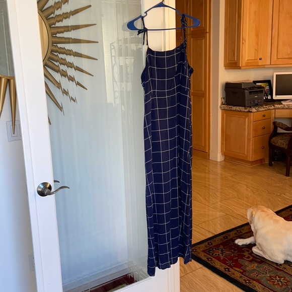 Dress - Picture 1 of 4